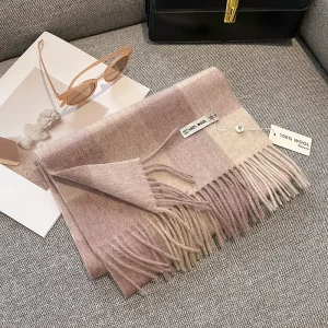 Écharpe femme laine motifs carrés, 180x30cm, pure laine cachemire élégante, douceur exceptionnelle et style raffiné pour femme.