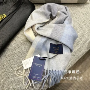 Echarpe homme en laine style British bleue ciel