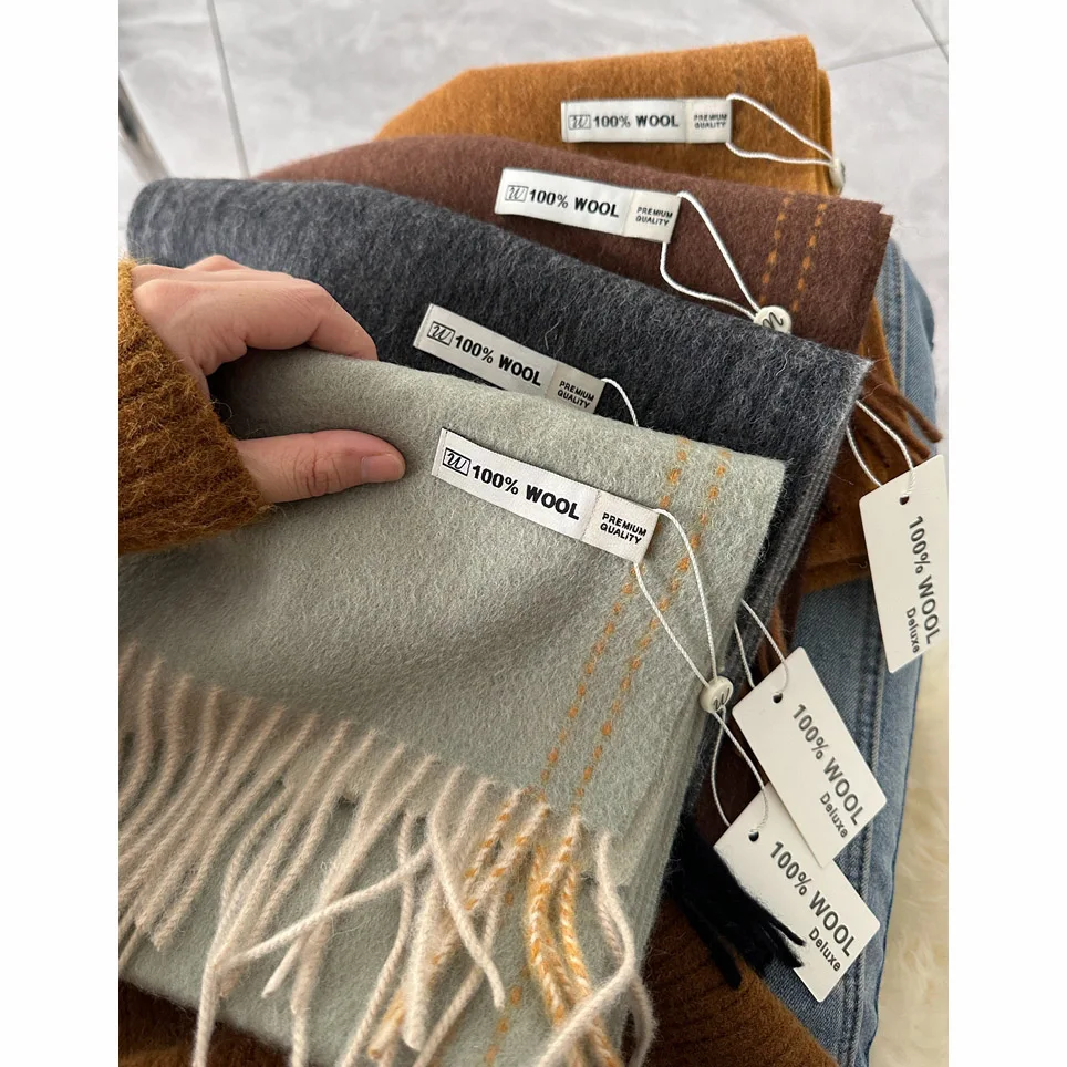 Élégante écharpe motifs discrets