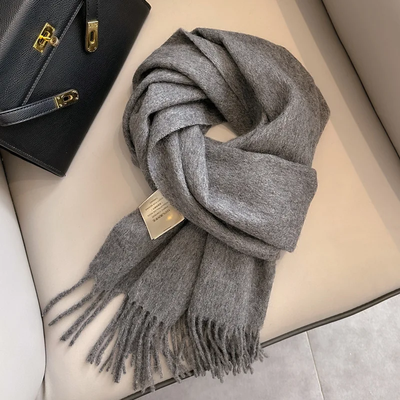 chic wool scarf