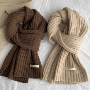 Écharpe femme maille laine australienne chaude et élégante.